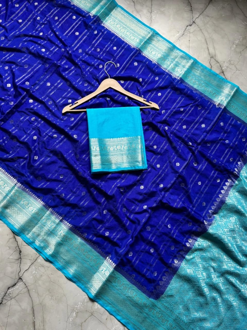 Banarasi Soft Chiniya Warm Silk Saree – Elegant All-Over Weaving Design