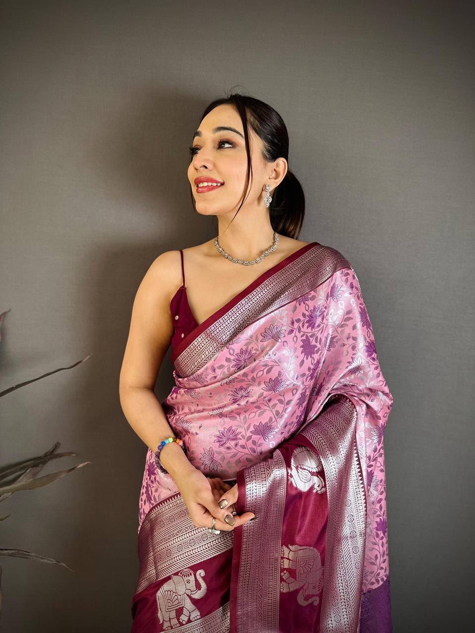 Onion color Pure Handloom Kanchipuram Silk Saree with Rich Silver Zari Weaving