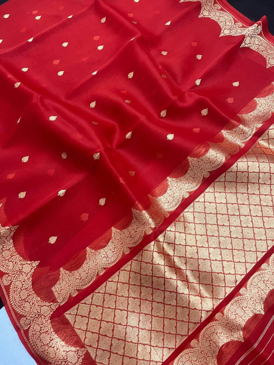 Banarasi Soft Kora Organza Silk Saree with All Over Weaving Design & Border Blouse | Lightweight Festive Organza Saree